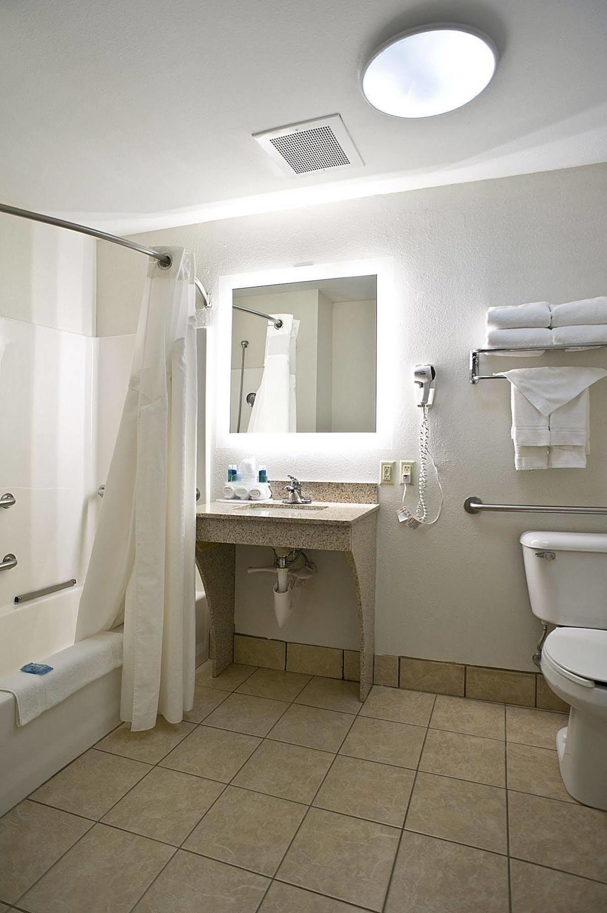 Holiday Inn Express & Suites Vermillion, An Ihg Hotel Exteriér fotografie