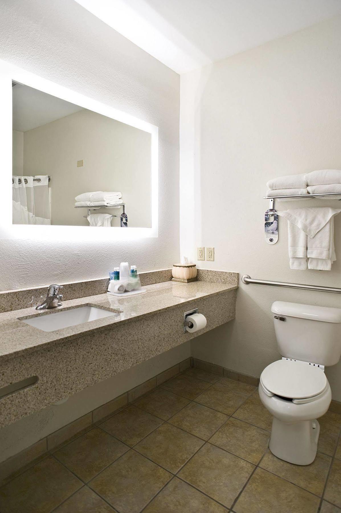 Holiday Inn Express & Suites Vermillion, An Ihg Hotel Exteriér fotografie