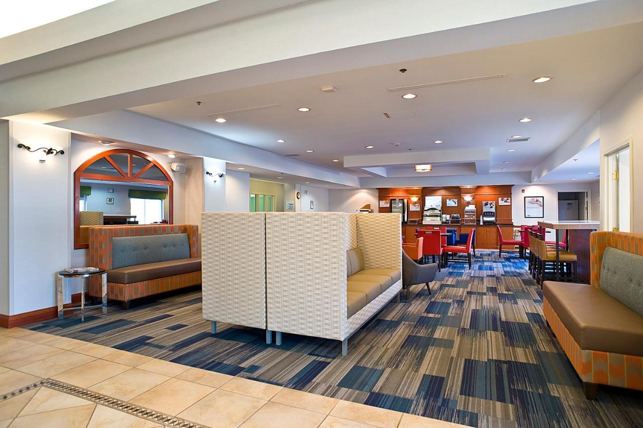 Holiday Inn Express & Suites Vermillion, An Ihg Hotel Exteriér fotografie