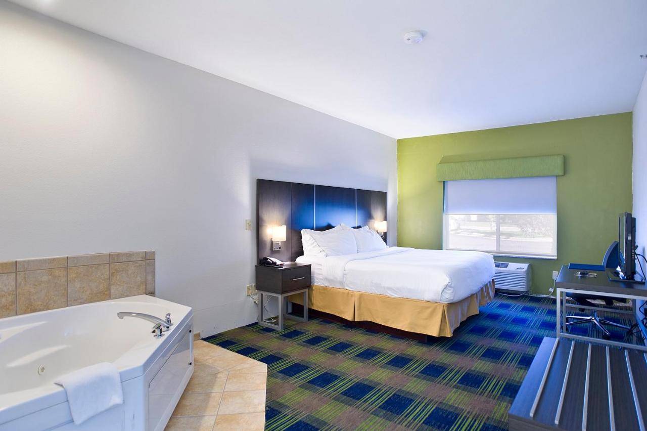 Holiday Inn Express & Suites Vermillion, An Ihg Hotel Exteriér fotografie